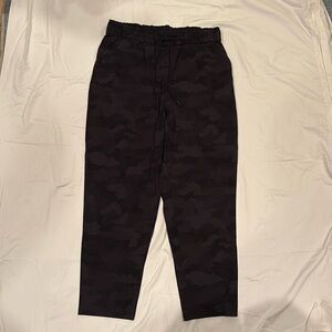 Lululemon camo pants with pockets